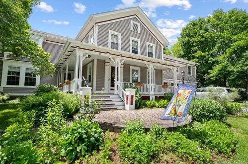 42 Main St, East Hampton, CT 06424-1044