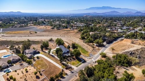 8079 Golden Star Ave, Riverside CA  92506-5710 exterior