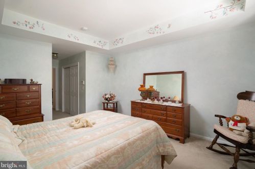 173 Meadowlark Dr, Trenton NJ  08690-3545 exterior