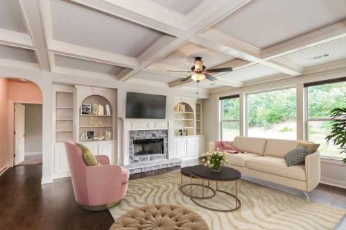 1570 Gallant Fox Ln, Suwanee, GA 30024-1505