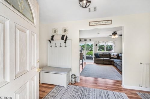 12 Knob Hill Rd, Hackettstown, NJ 07840-4201