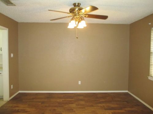 1800 Lk Shr Ct, Fort Worth TX  exterior