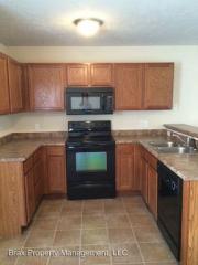 5605 Longleaf Dr, Springfield MO  65802-7812 exterior