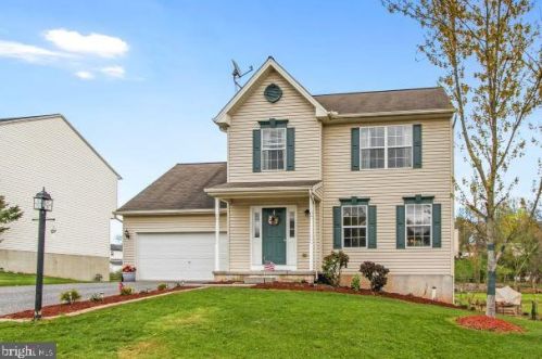 2370 Warwick Rd, York, PA 17408-4387