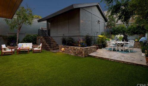 754 35th St, Manhattan Beach, CA 90266-3453