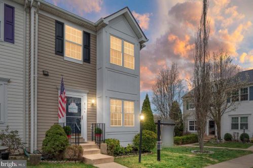 8794 Dunstable Loop, Bristow, VA 20136-2012