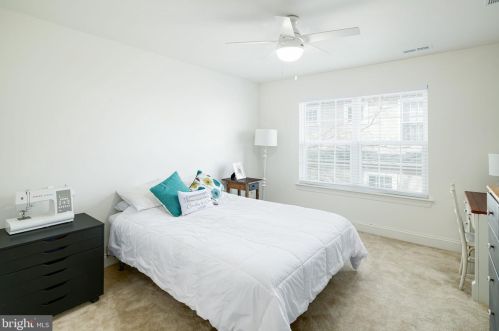 304 Lakeview Ave, Haddonfield NJ 08033-1609 exterior