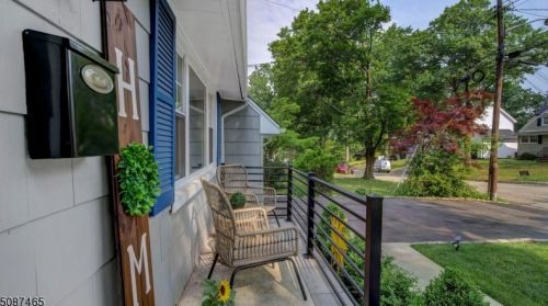 25 Seaman Rd, Town Center, NJ 07052-3616
