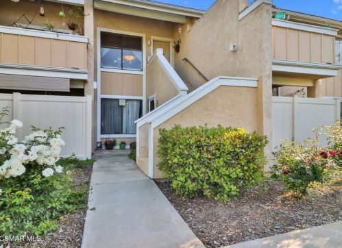 2940 Deacon St, Simi Valley, CA 93065-6104