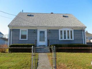 33 Earl Ave, Middletown, RI 02840-4021
