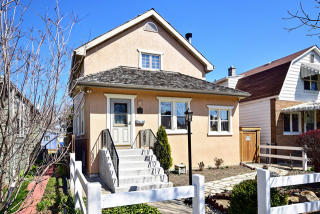 5236 Strong St, Chicago, IL 60630-2217