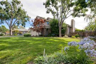 2106 Palmer Dr, Pleasanton, CA 94588-2688