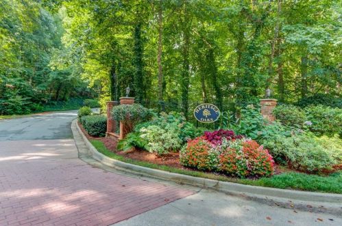 1000 Camden Ct, Atlanta GA  30327-4276 exterior