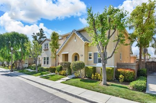 7034 Swiss St, Chino, CA 91710-8325