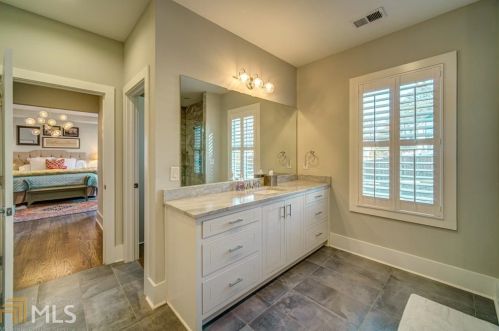 2382 Ewing Dr, Atlanta GA  30319-3929 exterior