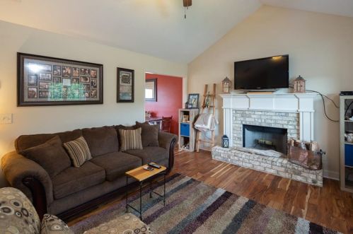 145 Brookside Pl, Lula, GA 30554-3337
