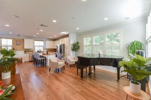 17 Prickly Pear, Irvine, CA 92618-8856