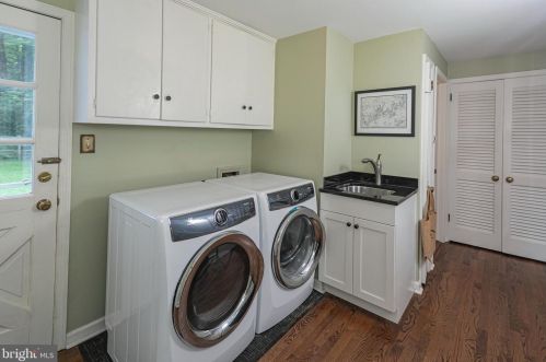 7 Honeybrook Dr, Princeton NJ  08540-7434 exterior