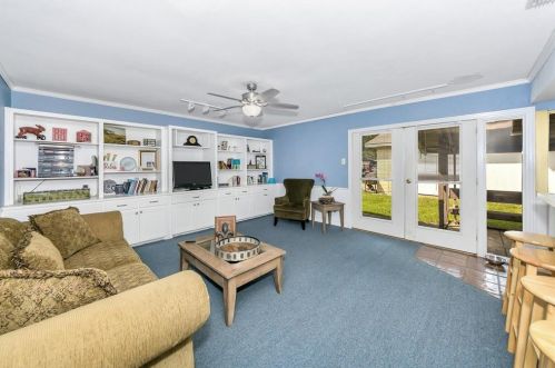 413 Thistle Dr, Garland TX 75043-3236 exterior