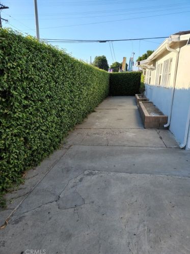 15916 Bradfield Ave, Compton, CA 90221-4510