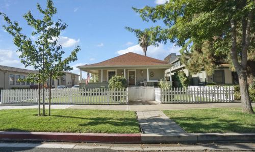 300 Walnut St, Lodi, CA 95240-3406