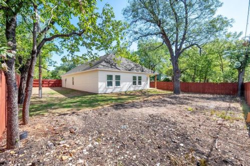 808 Minden, Fort Worth TX 76115-1621 exterior