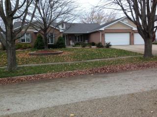 51 Ravenwood Cir, Bloomington, IL 61704-8471
