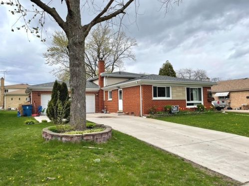 308 Park Ave, Addison, IL 60101-3602