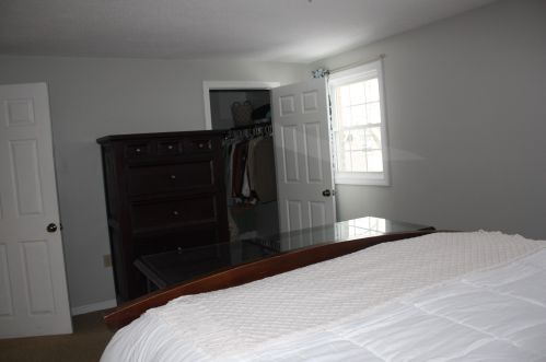 115 Fieldstone Dr, Londonderry NH  03053-2709 exterior