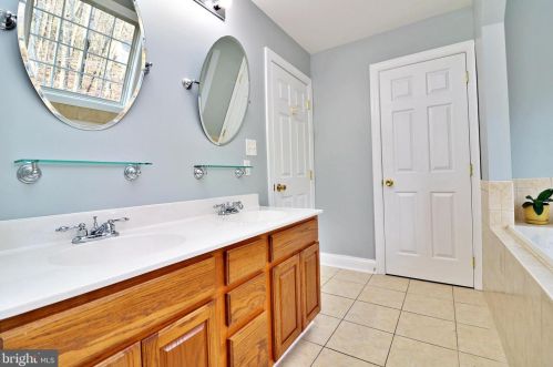 1756 Johnnycake Ln, Harpers Ferry WV 25425-6078 exterior