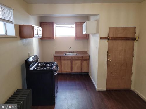 2243 Cambria St, Philadelphia, PA 19134-3925