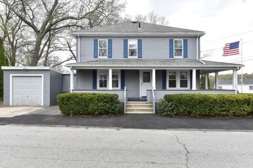 142 Sea View Dr, Warwick, RI 02889-9231