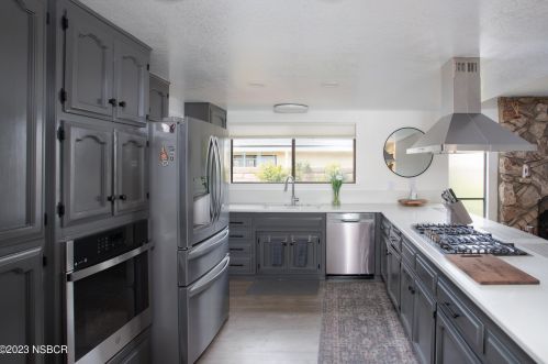 1309 Sapphire Dr, Santa Maria CA  93454-3257 exterior