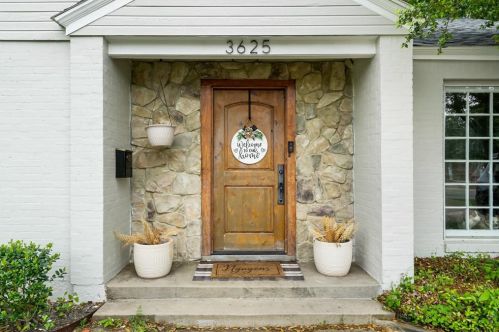 3625 White Settlement Rd, Fort Worth, TX 76107-1157