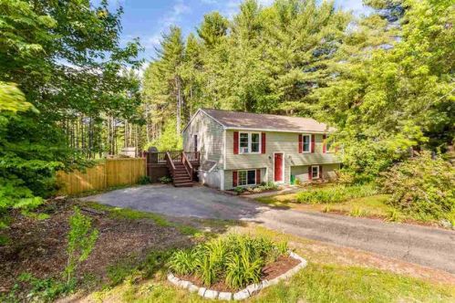 61 Toftree Ln, Dover, NH 03820-4657