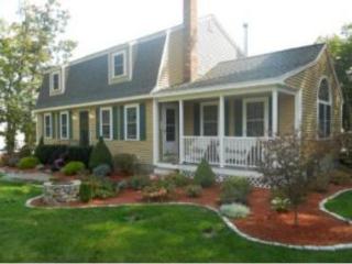 10 Shelly Dr, Derry, NH 03038-5736
