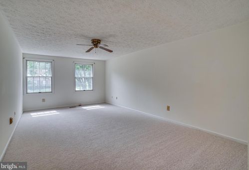 6315 Falling Brk Dr, Springfield VA  22015-4033 exterior