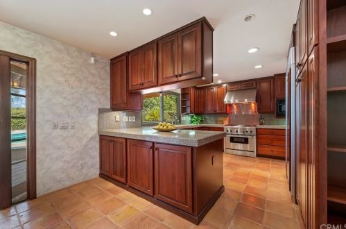 6535 Rycroft Dr, Riverside CA  92506-5314 exterior