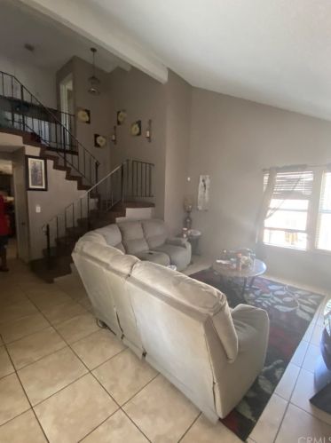 766 Mesa Dr, Rialto, CA 92376-4586