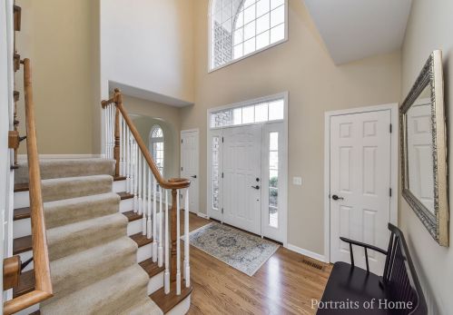 5544 Bergamot Ln, Naperville, IL 60564-4988