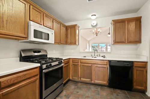 9408 Bernoulli Dr, Austin TX  78748-5044 exterior