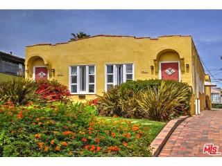 4517 Rosewood Ave, Los Angeles, CA 90004-3213