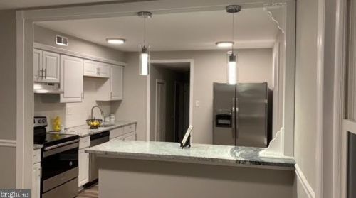 70 Oak Forest Dr, Erial, NJ 08081-9233