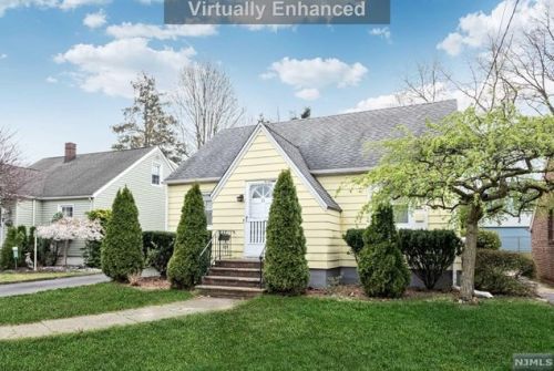 33 Oldis St, Rochelle Park, NJ 07662-3807