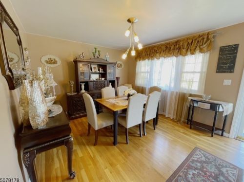 6 Crestwood Ct, Paterson, NJ 07512-1902