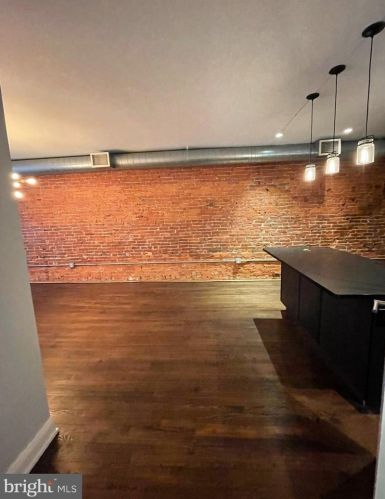 104 13th St, Philadelphia, PA 19107-4532