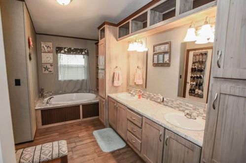 2645 Fairway Dr, Angleton TX 77515-7396 exterior