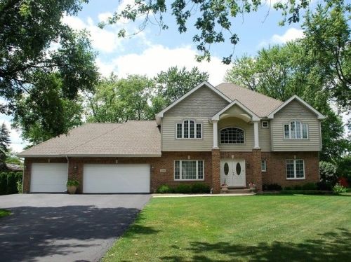 7508 Brookbank Rd, Willowbrook IL  60527-2313 exterior