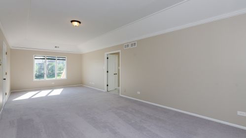 8749 Aintree Ln, Willowbrook IL  60527-8391 exterior