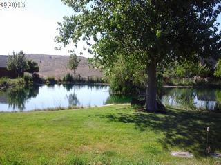 1437 Fish Camp Rd, Maupin, OR 97037-9209